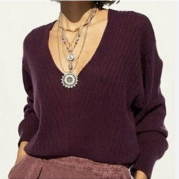 Free People Deep Plum V-Neck oversized cropped Sweater - Picture 3 of 8